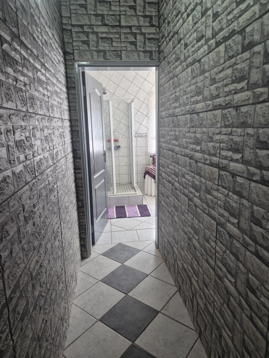 5 Bedroom Property for Sale in Bloemhof North West